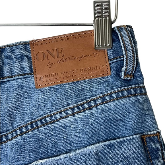 One Teaspoon | High Waist Bandits distressed cuffed denim shorts size 26 - Picture 9 of 11